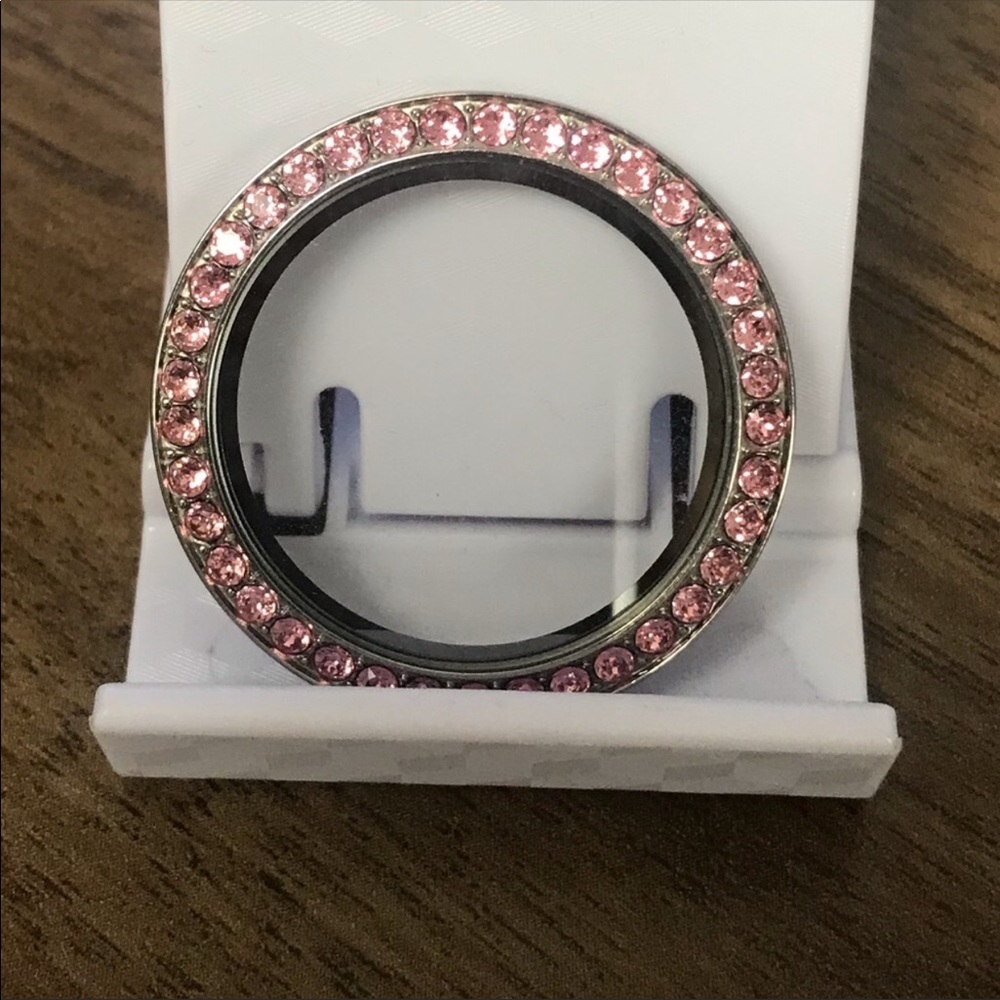 Pink O2 locket face